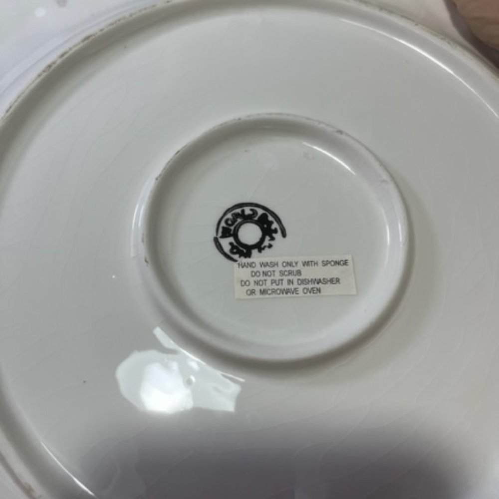 Beautiful Round Platter With Rabbits - Picture 4 of 4